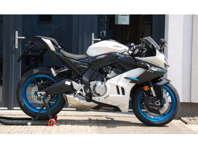 CFMOTO 675 SR-R WHITE