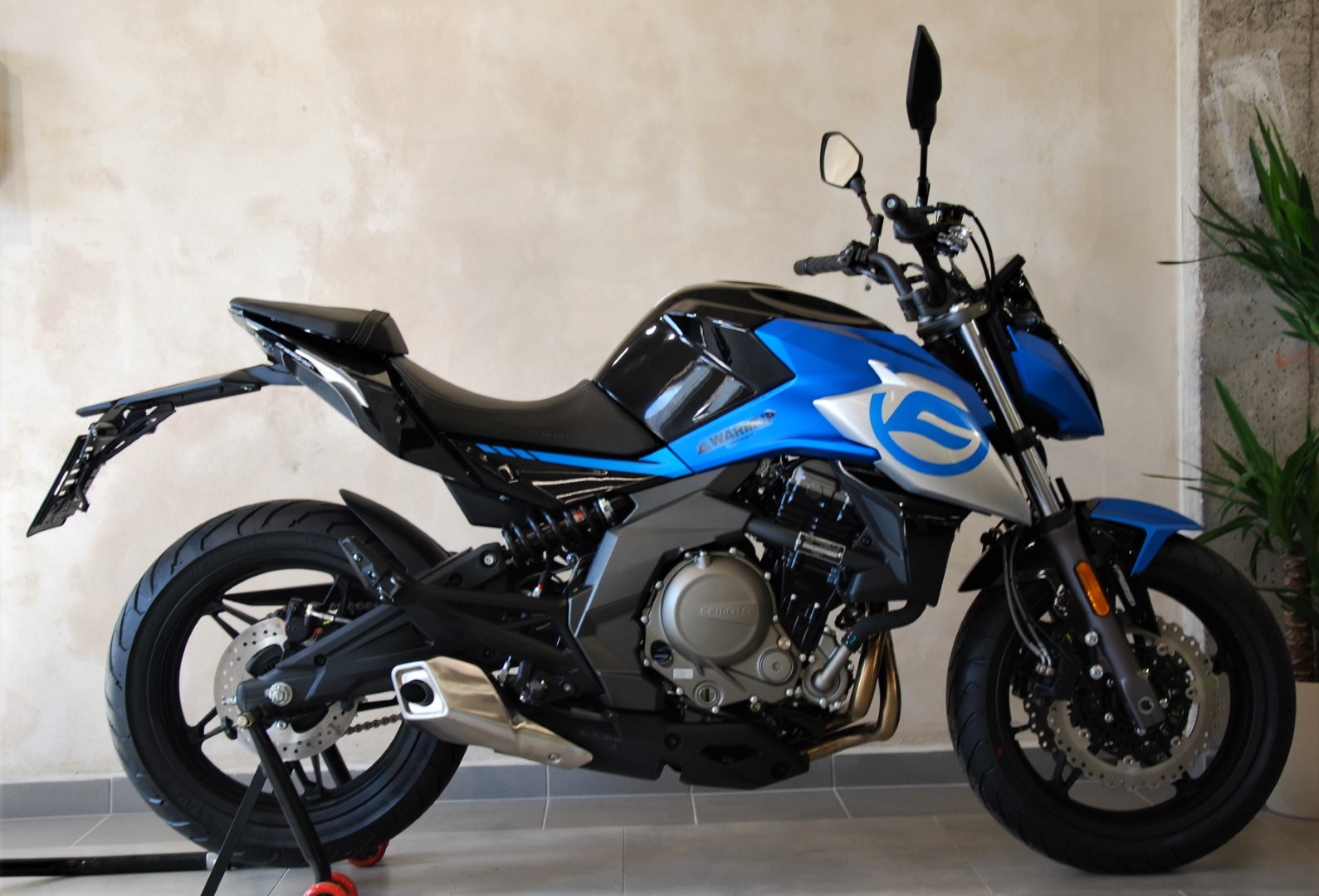 CFMOTO 650 NK motocykl