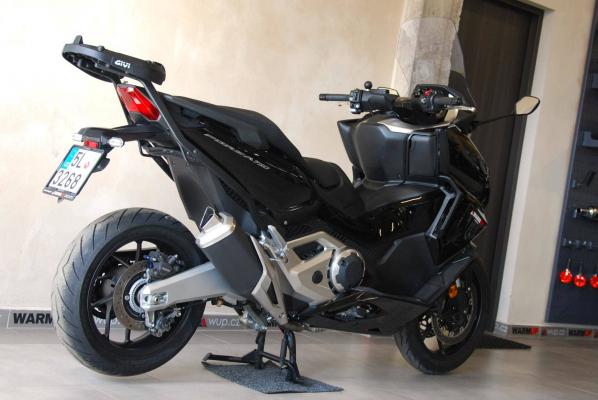 Honda Forza 750