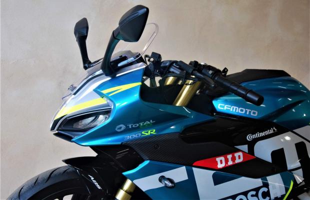 CFmoto 300 SR