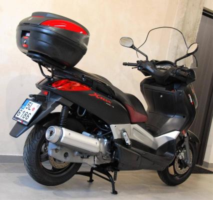 Yamaha X-Max 125