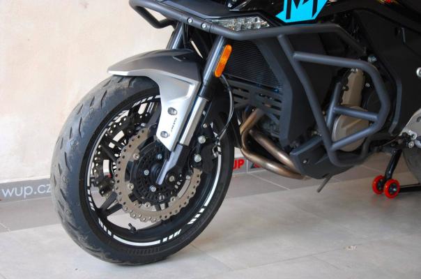 CFMOTO 650 MT