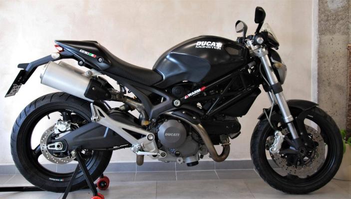 Ducati Monster 696