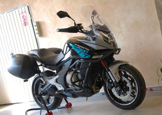 CFMOTO 650 MT