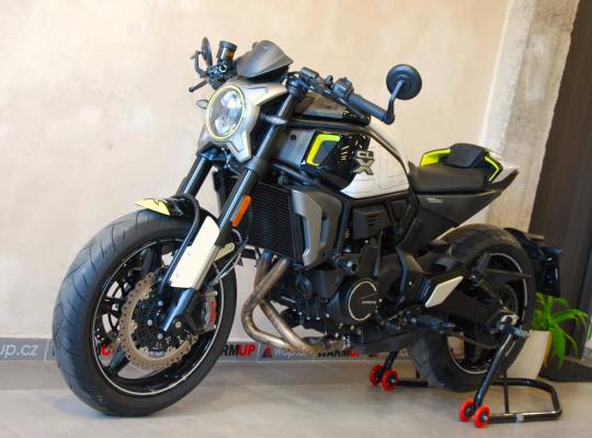 CFMOTO 700 CL-X Sport