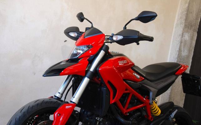 Ducati Hyperstrada 821