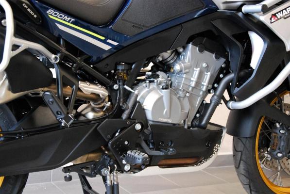 CFmoto 800 MT
