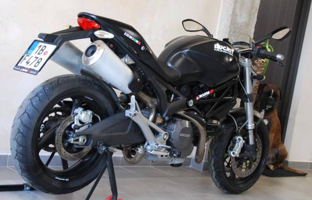 Ducati Monster 696