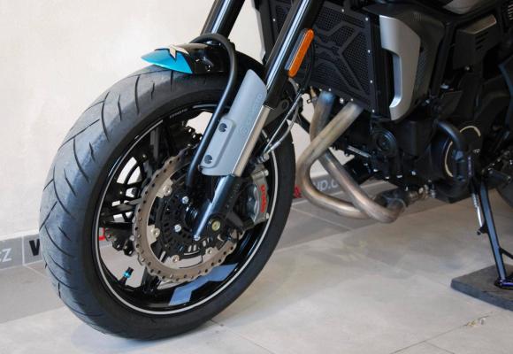 CFMOTO 700 CL-X Sport