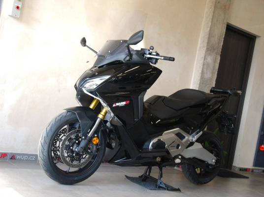 Honda Forza 750