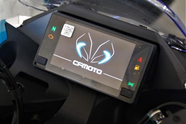 CFmoto 300 SR