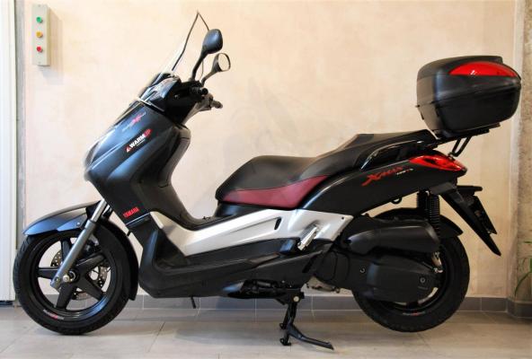 Yamaha X-Max 125