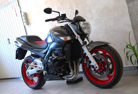 Suzuki GSR 600