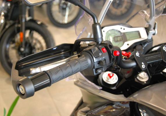 CFMOTO 650 MT