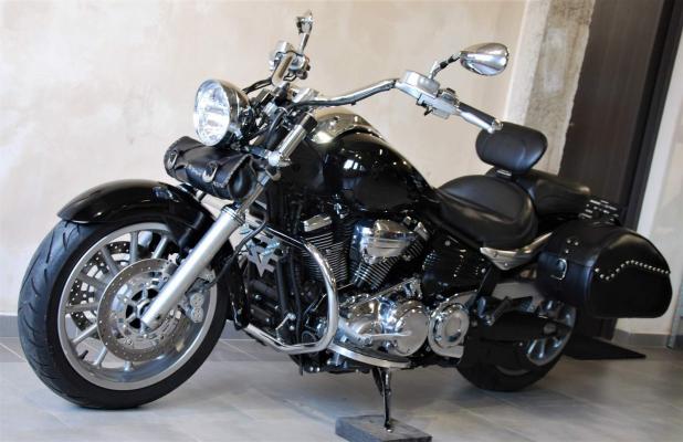 Yamaha XV 1900 Midnight Star