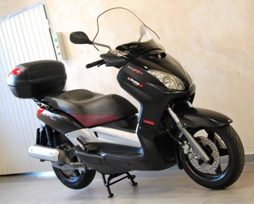 Yamaha X-Max 125