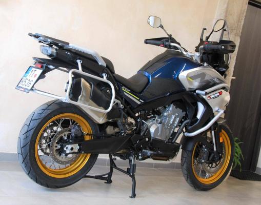 CFmoto 800 MT