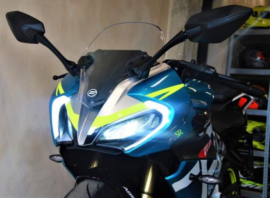 CFmoto 300 SR