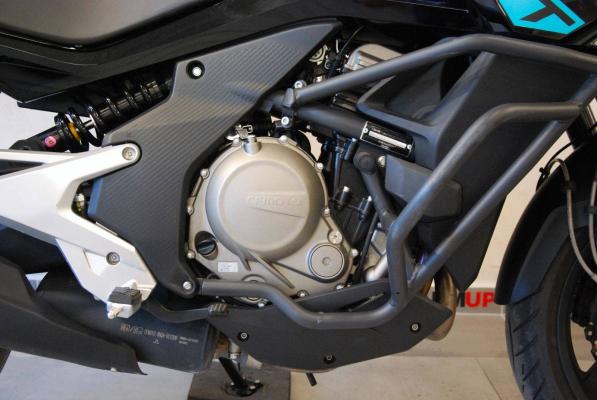 CFMOTO 650 MT