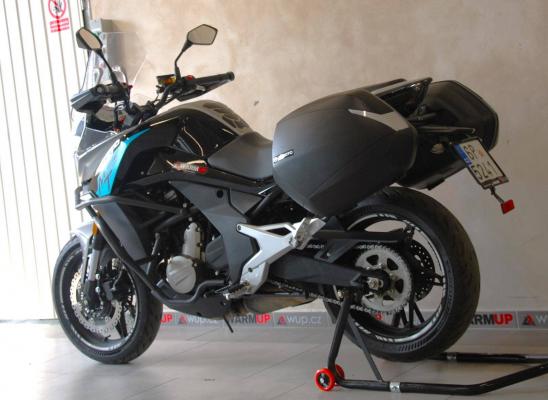 CFMOTO 650 MT