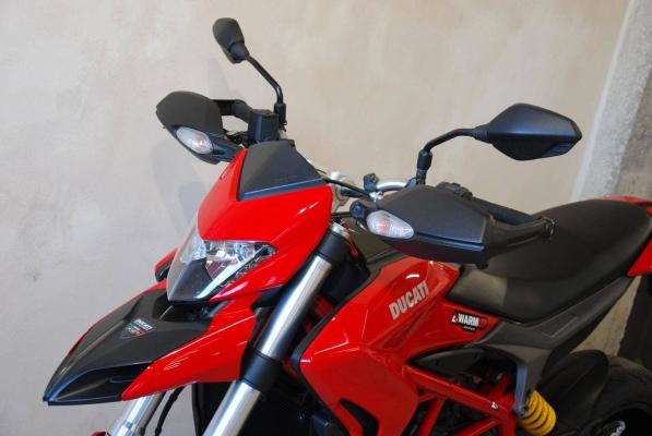 Ducati Hyperstrada 821