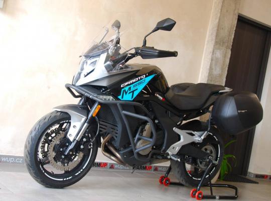 CFMOTO 650 MT