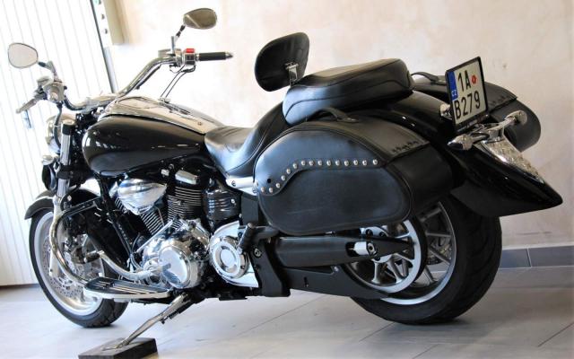 Yamaha XV 1900 Midnight Star