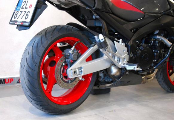 Suzuki GSR 600