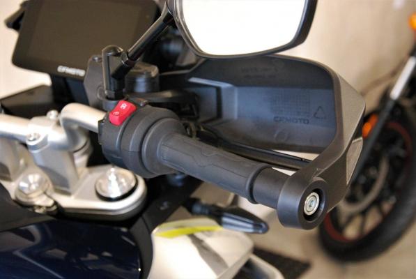 CFmoto 800 MT