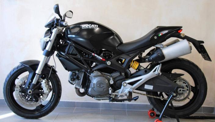 Ducati Monster 696