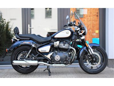 Royal Enfield Super Meteor 650 INTERSTELLAR BLACK
